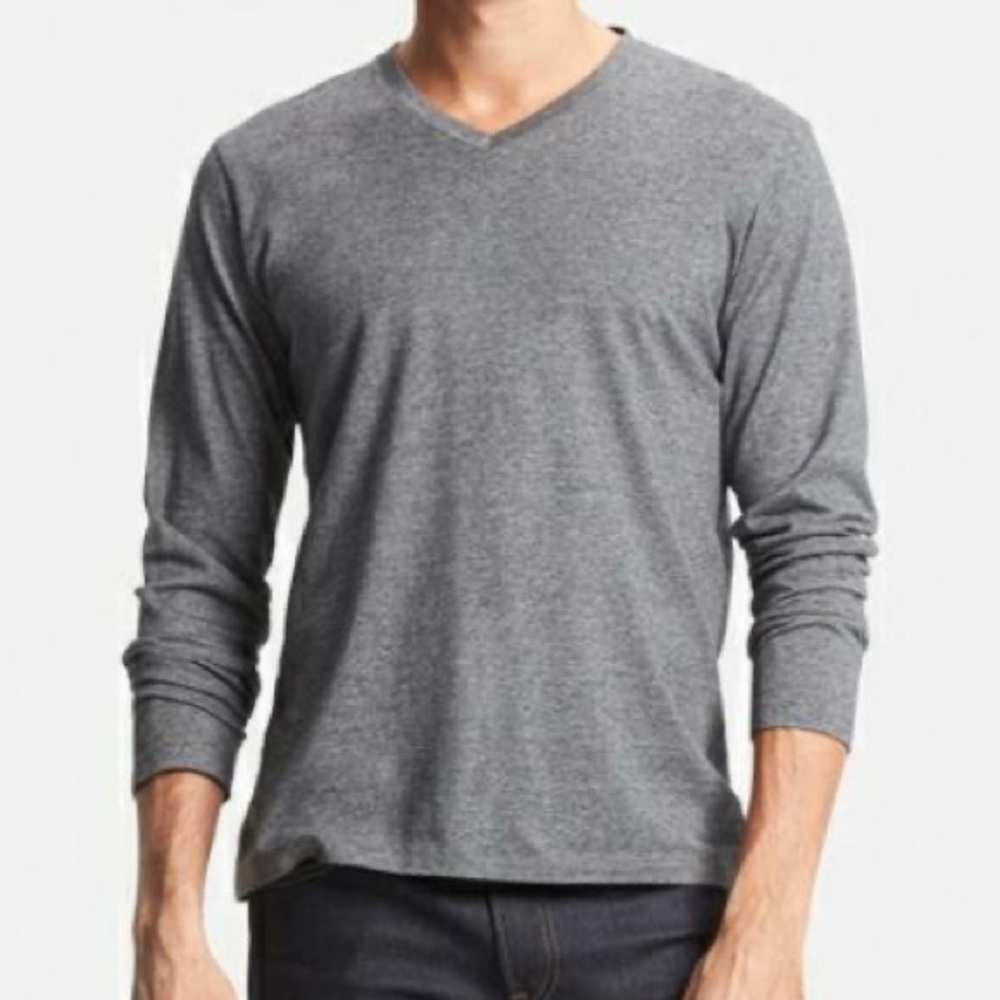 Uniqlo Men's Light Gray V-Neck Sweater